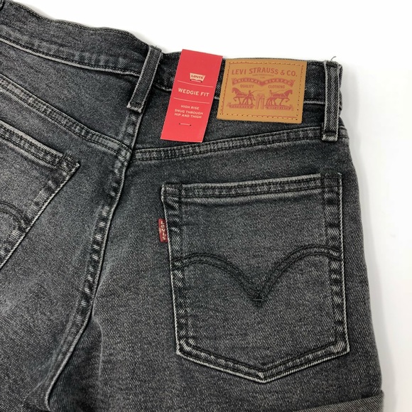 Levi’s | Wedgie Shorts Beat Remix High Waist Black - Picture 4 of 8